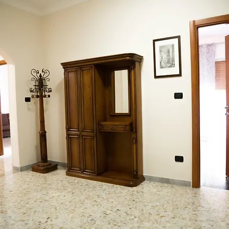 Lamezia Terme In Centro Lägenhet *